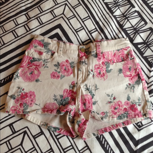 SOLD ~ Cream & Pink Floral Shorts