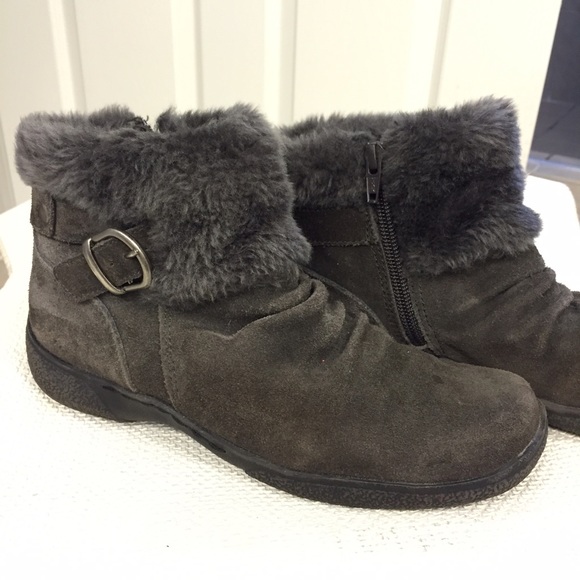 Like-New BareTraps Fur-lined Ankle Boots