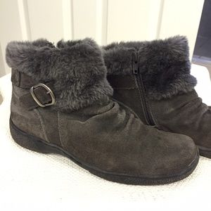 Like-New BareTraps Fur-lined Ankle Boots