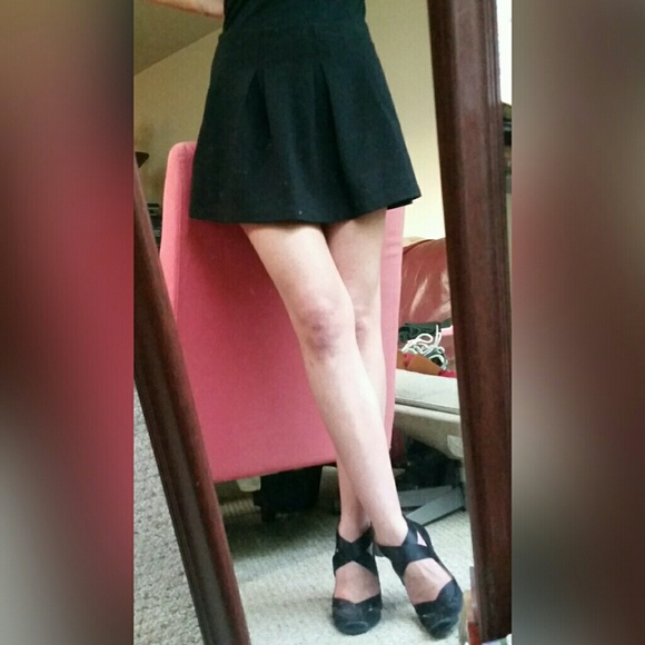 Theory Black Pleated Mini Skirt