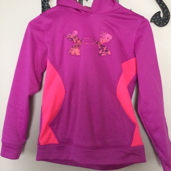 Under armour sweatshirt