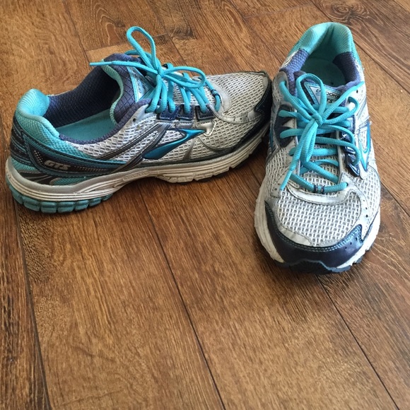 💥Brooks running shoes!!