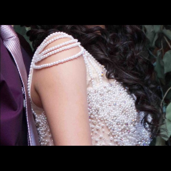 Wedding dress - Picture 4 of 4