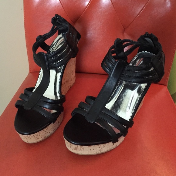 Black Strap Wedges 👡