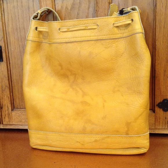 FRYE CAMPUS VINTAGE  BAG✨SOLD✨ - Picture 2 of 4