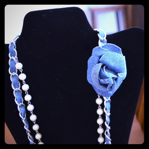 Denim braided chain pearls & flower long necklace