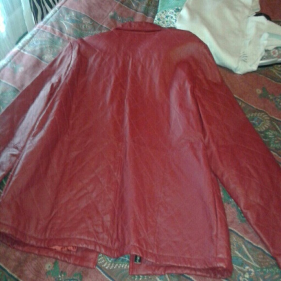 Red leather short jacket - Picture 3 of 3