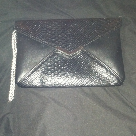 Express wristlet