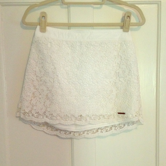 Abercrombie & Fitch white lace mini skirt