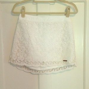 Abercrombie & Fitch white lace mini skirt