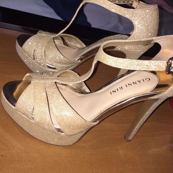 Gianni Bini Gold glitter stiletto heels