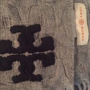 Gorgeous Tory Burch scarf
