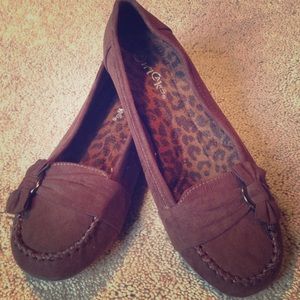 Chocolate Brown Bow accent Flats