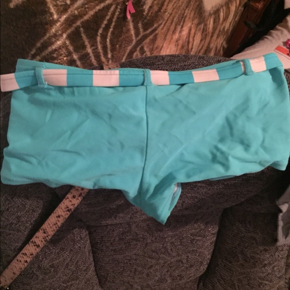 Cute bikini - Picture 2 of 2