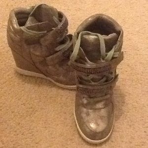 Mia Metallic green wedge boot