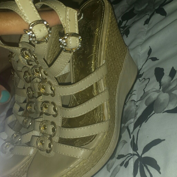 BLINGED Apple Bottom Wedges - Picture 2 of 4