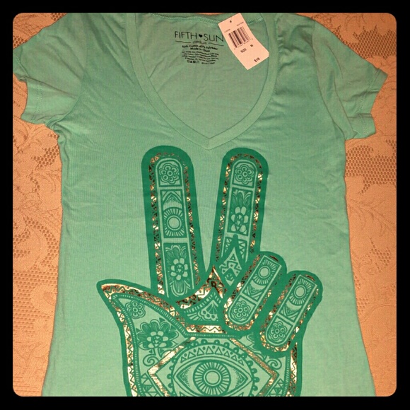 Fifth ♡ Sun Tops - Women's V-Neck Tee