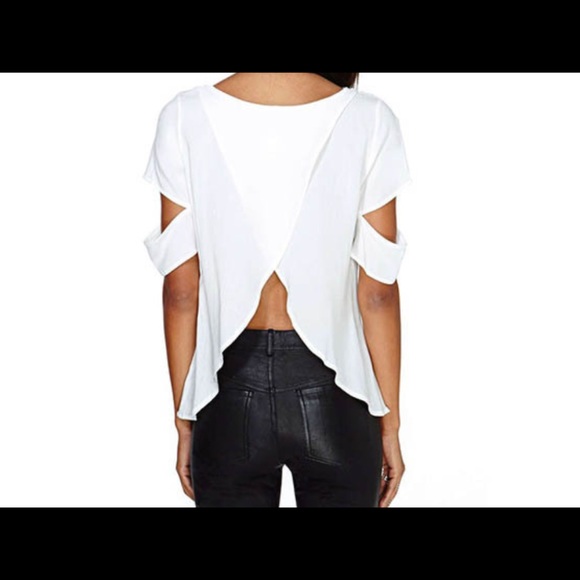 ❤️❤️SOLD ❤️❤️White Cut Out Top - Picture 3 of 4