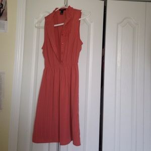 Salmon button up, sleeveless dress w small ruffles