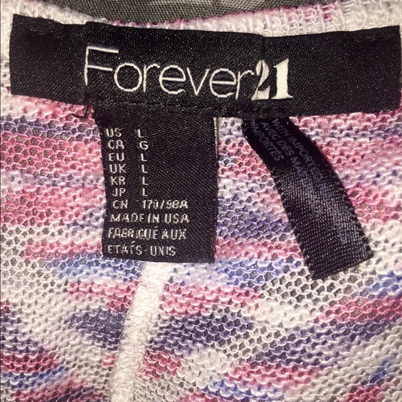 ✨SOLD✨ Aztec top - Picture 3 of 3