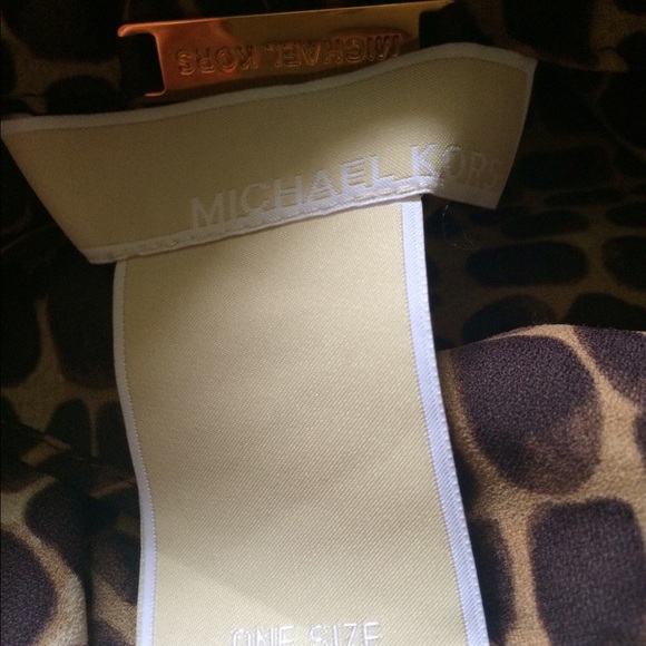 Sold✔️ 🎉Michael Kors - Picture 2 of 4