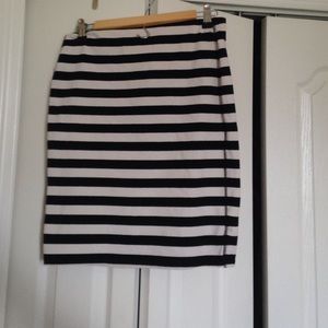 Black and white pencil skirt