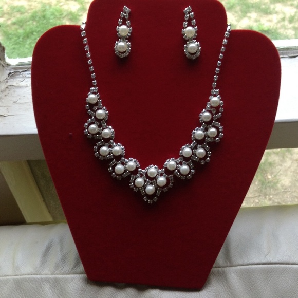 Jewelry - Picture 2 of 2