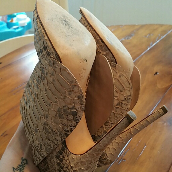 Nude'ish Python Booties ... - Picture 4 of 4