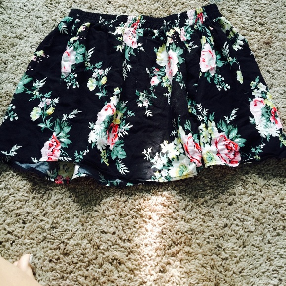 Cute skater skirt😋🙈😍