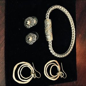 🎉 Make Offer 🎉 fashion bracelet & Earrings