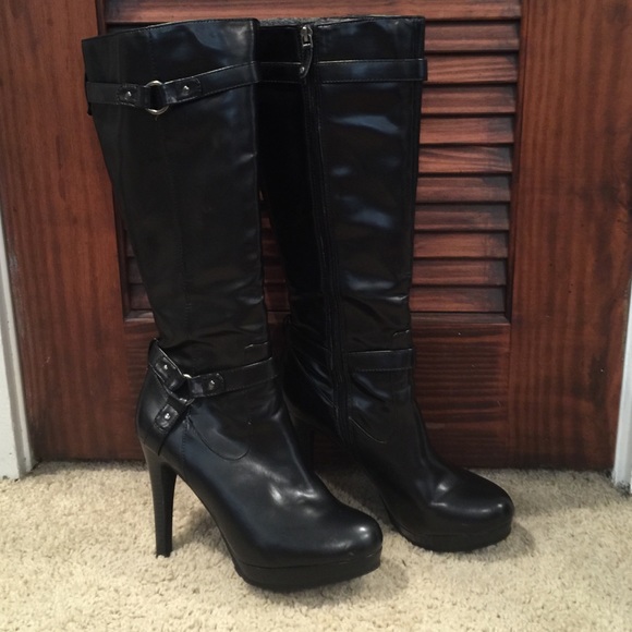 Vera Wang Black Boots