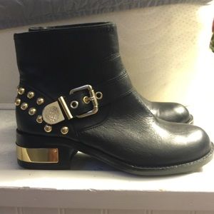 Studded Vince Camuto booties👢