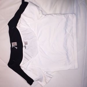 2 crop tops