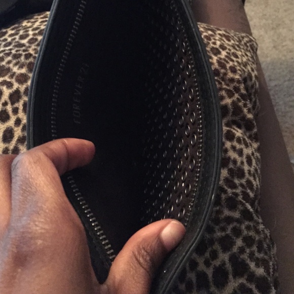 Clutch - Picture 3 of 3