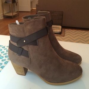 Brand new Miim taupe booties, size 8