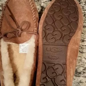 NWOT SIZE 10 UGG
