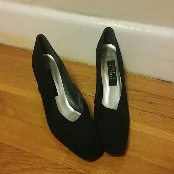 Sale today!Vintage Stuart Weitzman pumps. Perfect!