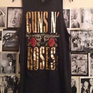 Guns and roses sleeveless tee ☀️