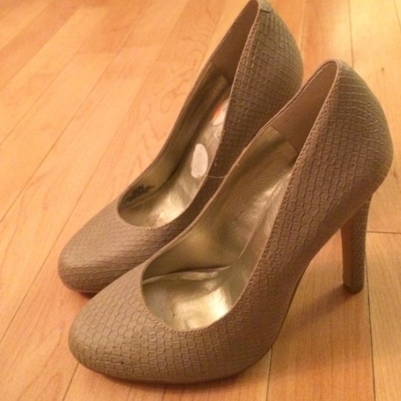Jessica Simpson Pumps