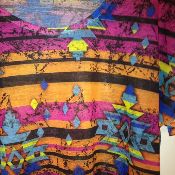 Aztec print top - Picture 2 of 3