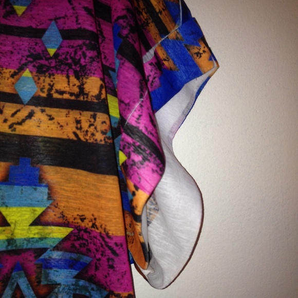 Aztec print top - Picture 3 of 3