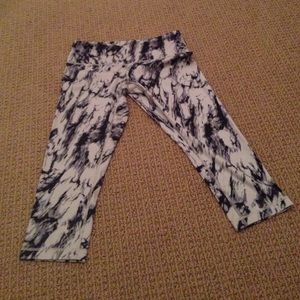 Lulu lemon special limited time pattern crops