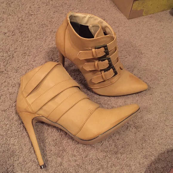 High heel show - Picture 2 of 4