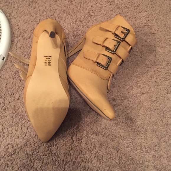 High heel show - Picture 3 of 4