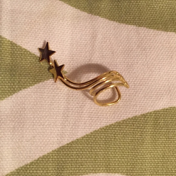 Claire's Accessories - Gold Star Ear Cuff 🌟