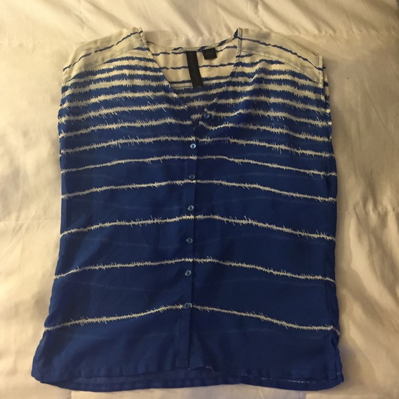 Sleeveless silk blue and cream colored top