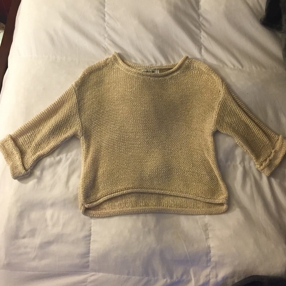 Knitted quarter sleeve top
