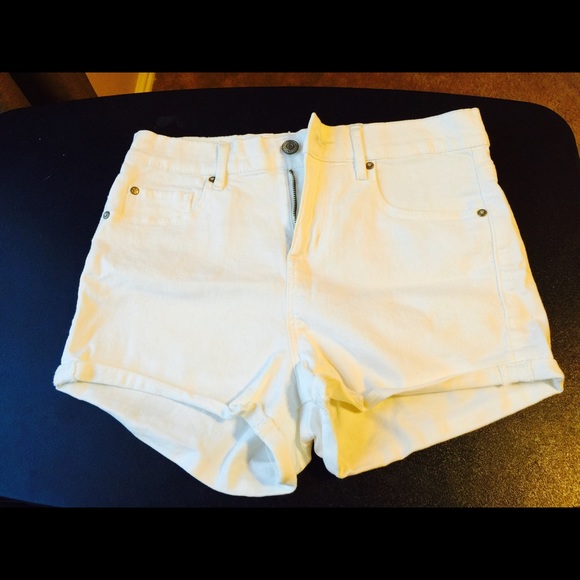 Stretch high waisted white shorts