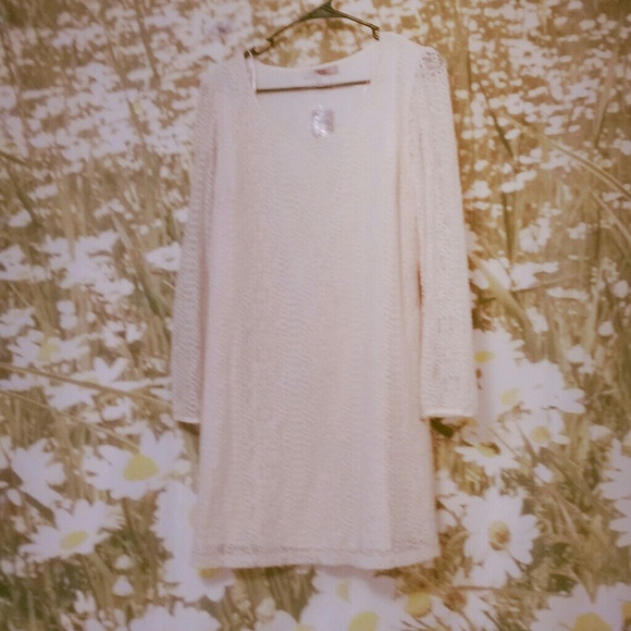 F21 Cream lace/crochet pattern dress