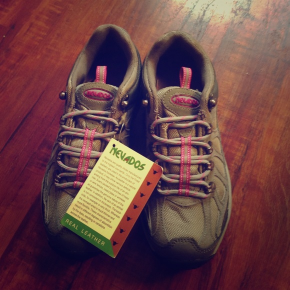 Nevados Women's Hiking Boot